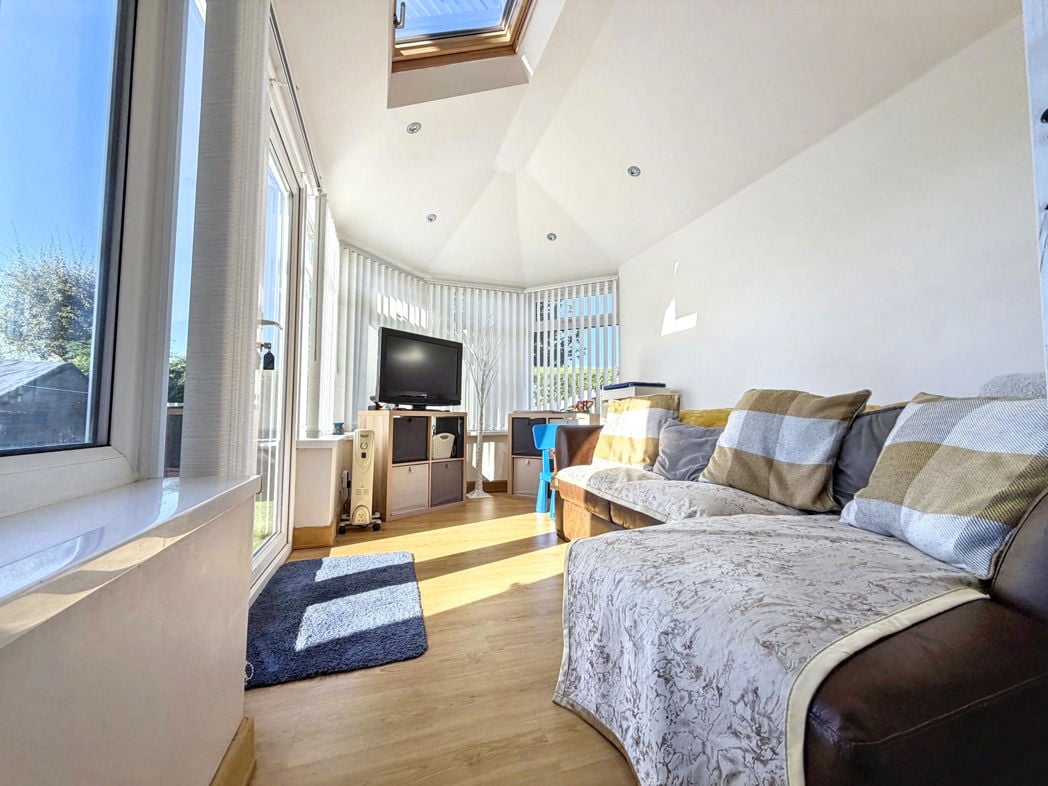 Property image 12 of 25