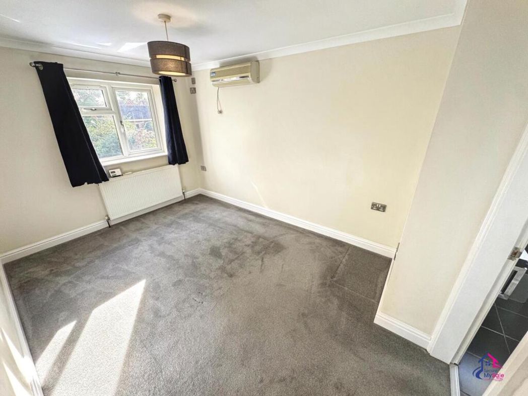Property image 3 of 18