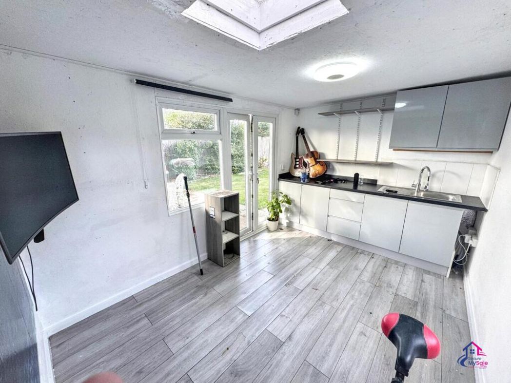 Property image 7 of 18
