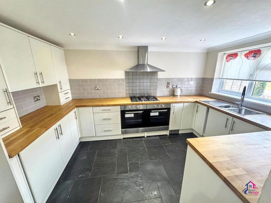 Property image 13 of 18