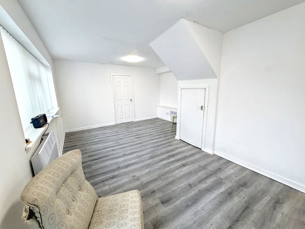 Property image 4 of 12