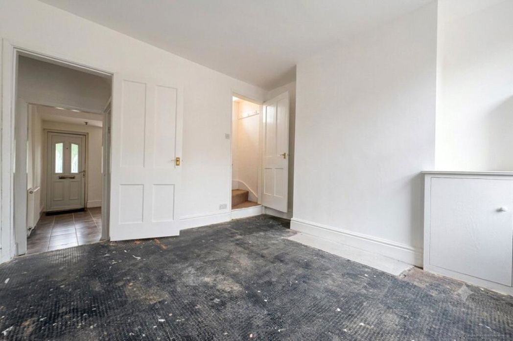 Property image 2 of 14