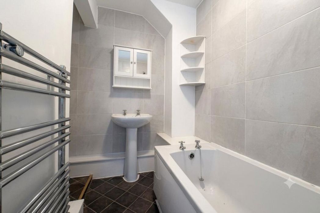 Property image 10 of 14
