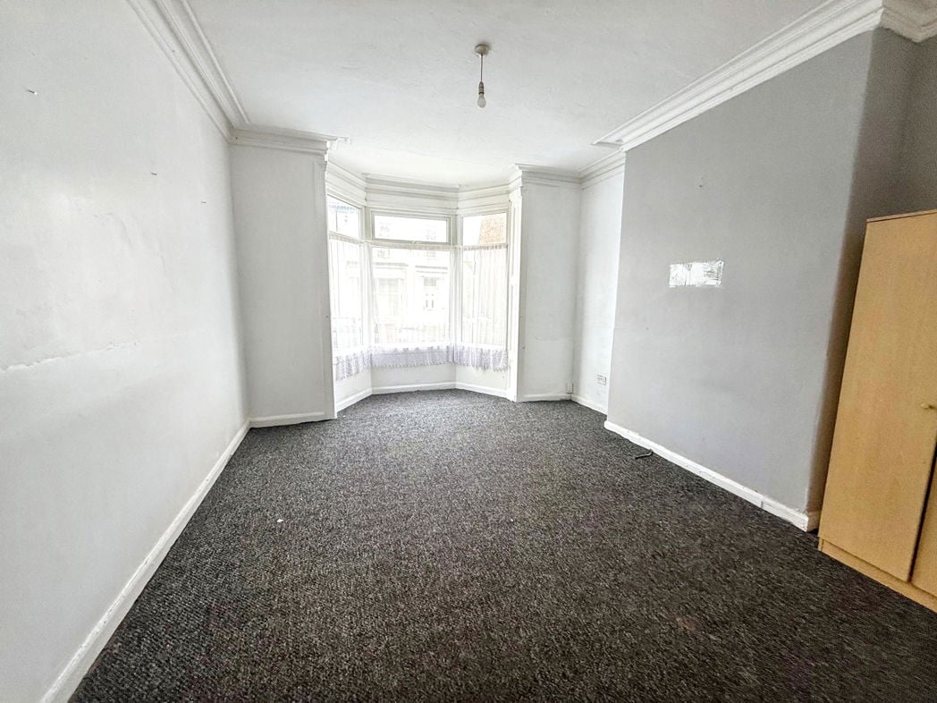 Property image 3 of 12