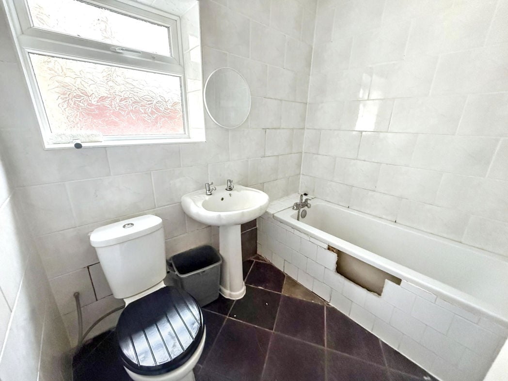 Property image 7 of 12