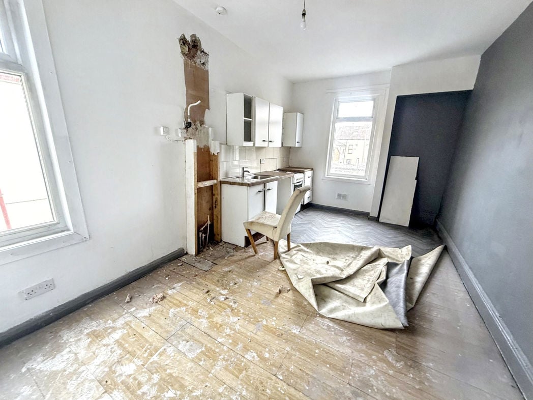 Property image 8 of 12
