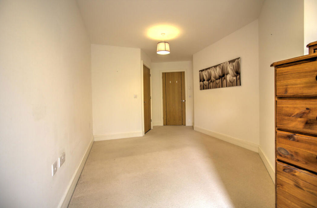 Property image 8 of 16