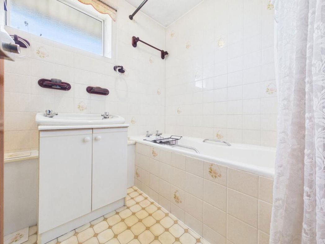 Property image 12 of 13