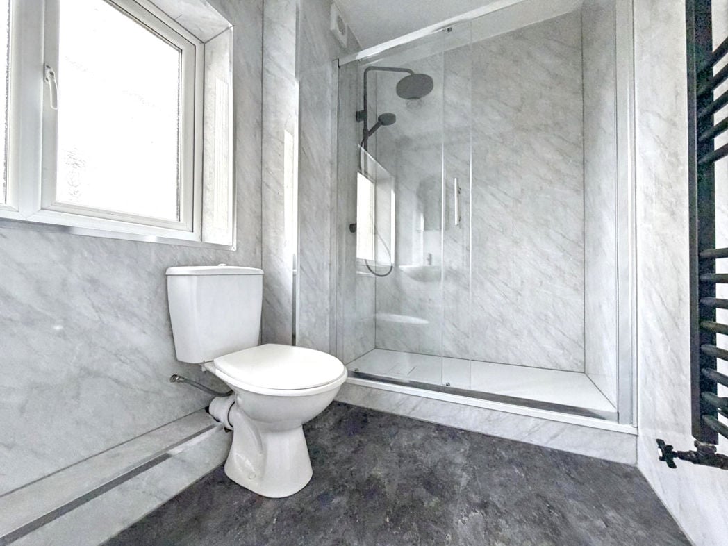 Property image 11 of 14