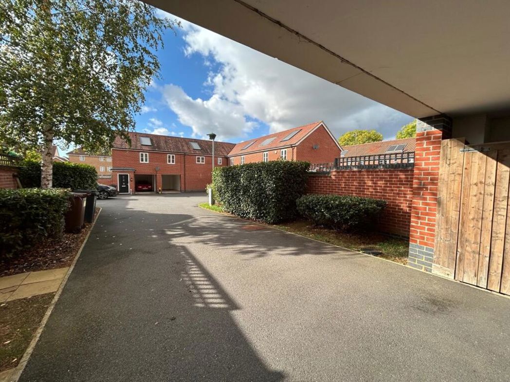 Property image 2 of 11