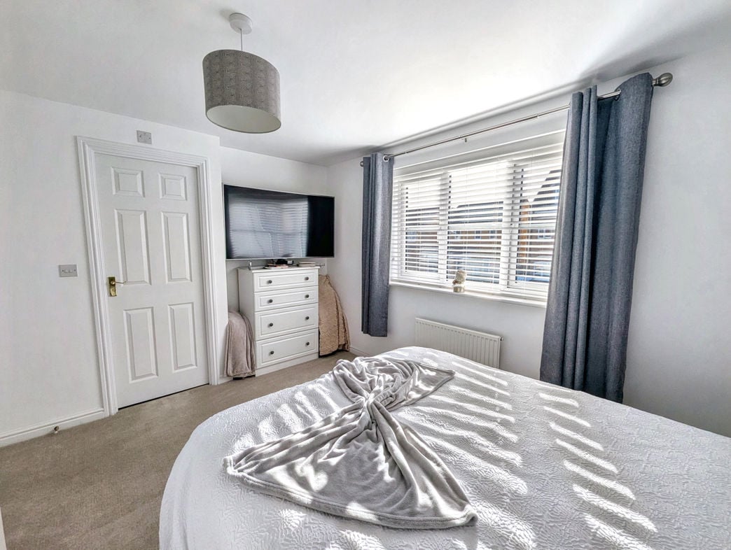 Property image 10 of 18