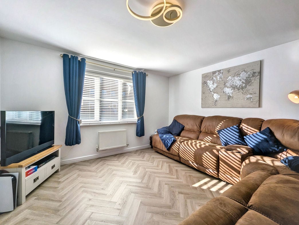 Property image 2 of 18