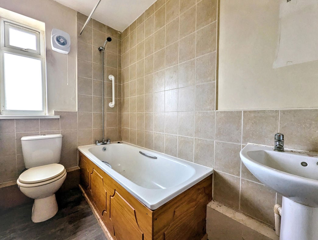 Property image 4 of 8