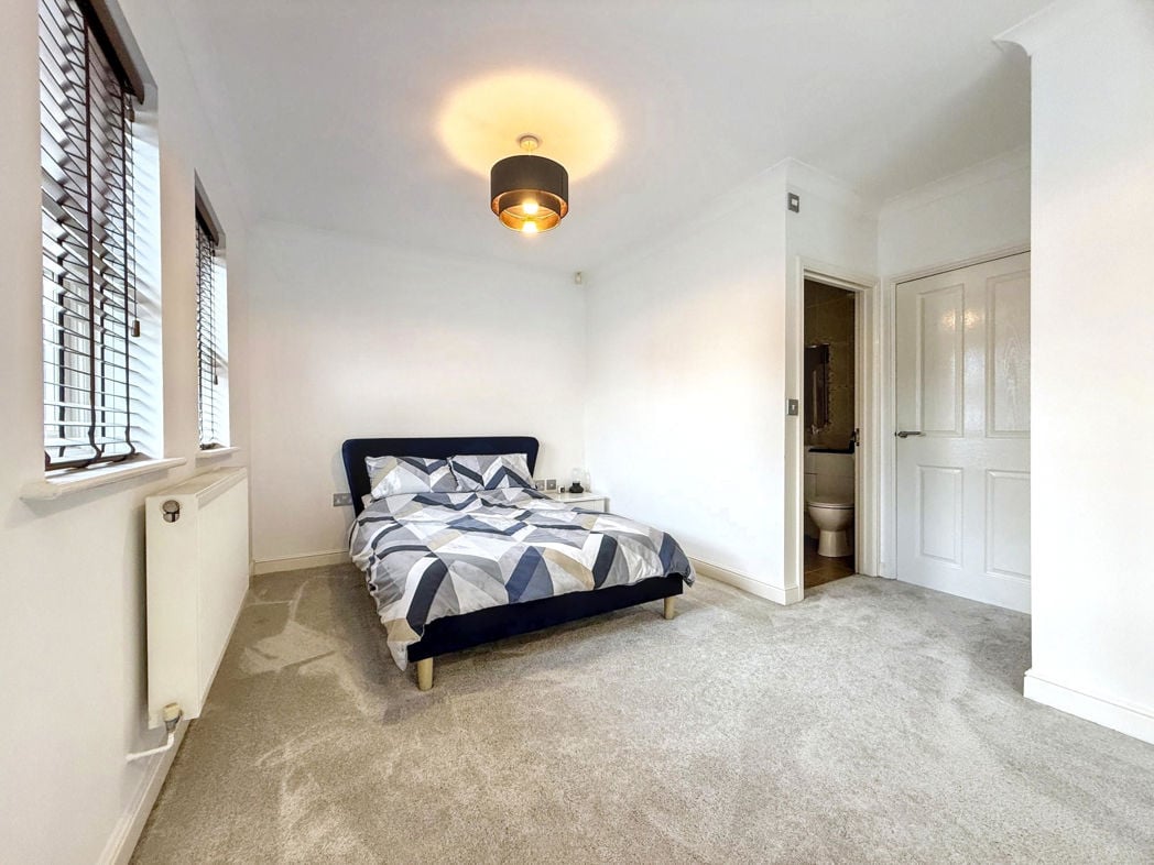 Property image 13 of 23