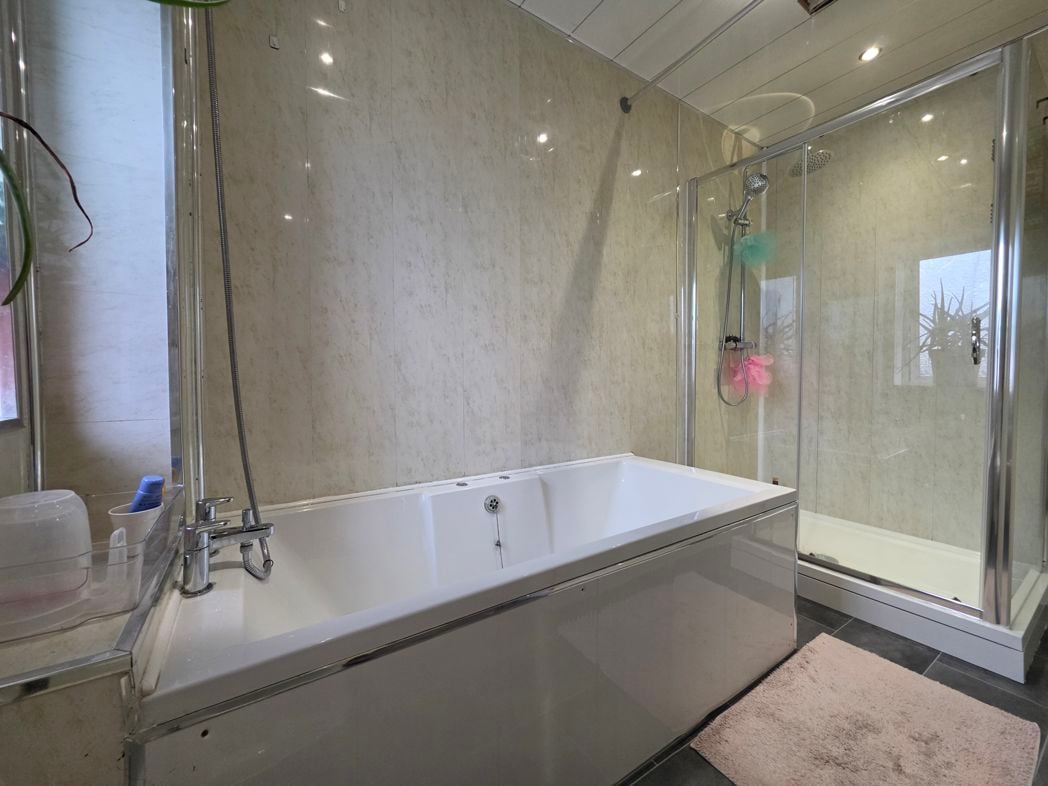 Property image 16 of 22
