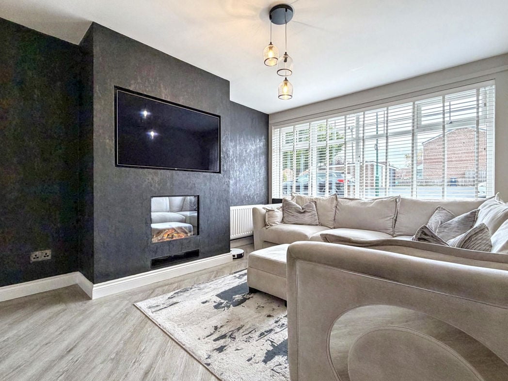 Property image 2 of 32