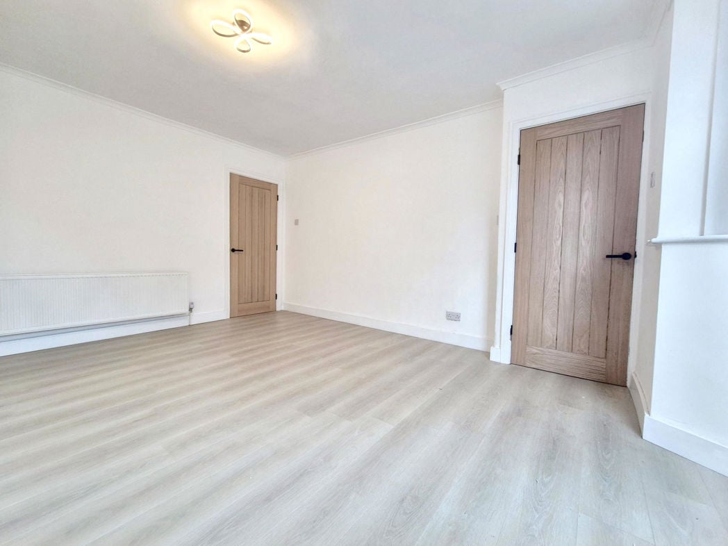 Property image 5 of 16