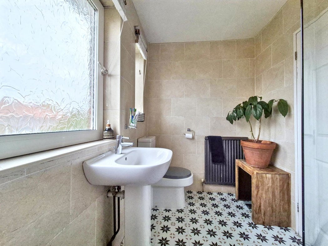 Family Bathroom.