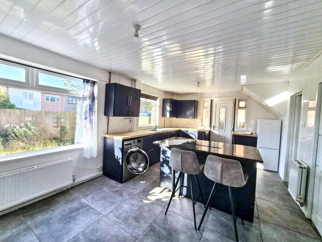 Property image 5 of 11