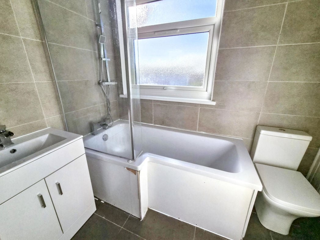 Property image 10 of 11