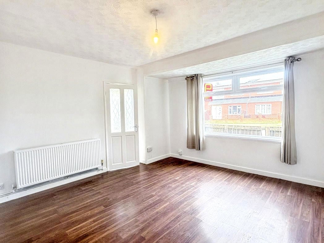 Property image 3 of 11