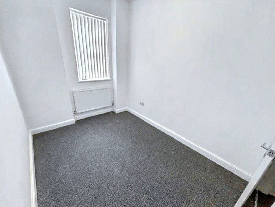 Property image 5 of 11