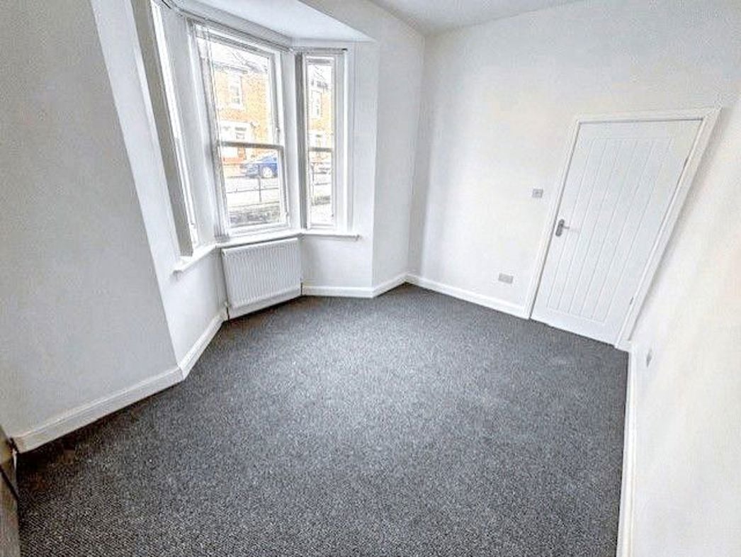 Property image 6 of 11
