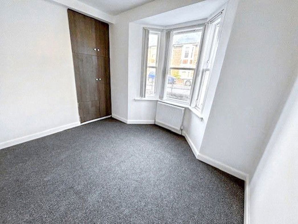 Property image 4 of 11