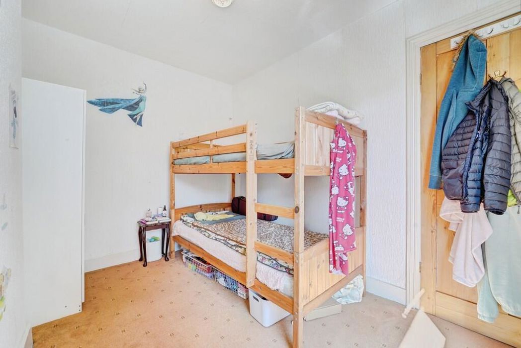 Property image 16 of 18