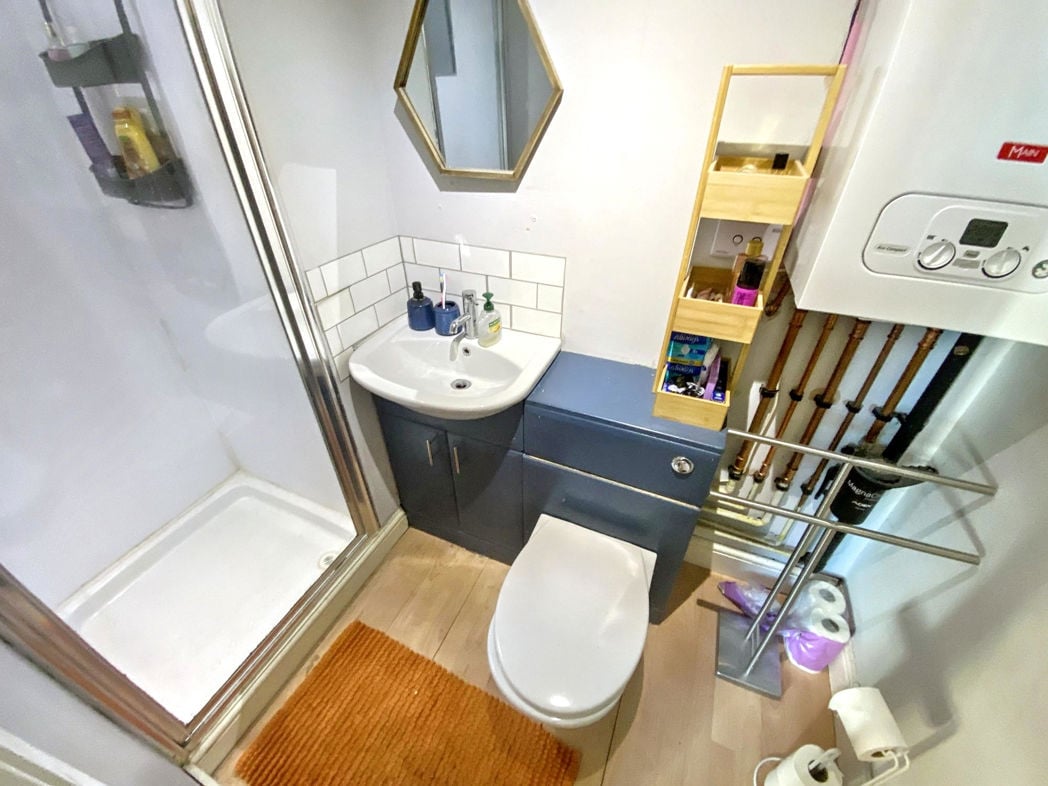 En suite shower room