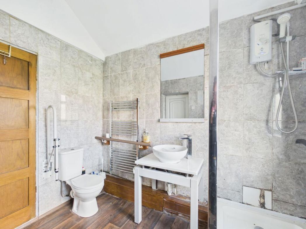 Property image 16 of 30