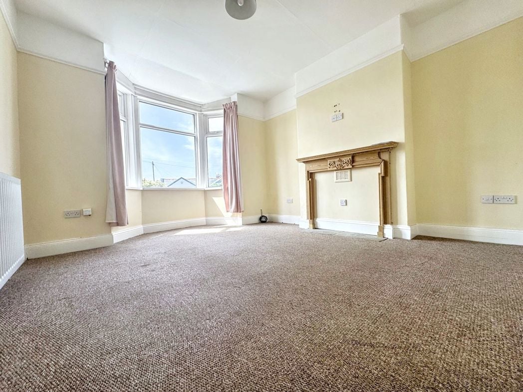 Property image 2 of 18