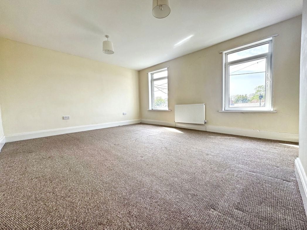 Property image 12 of 18