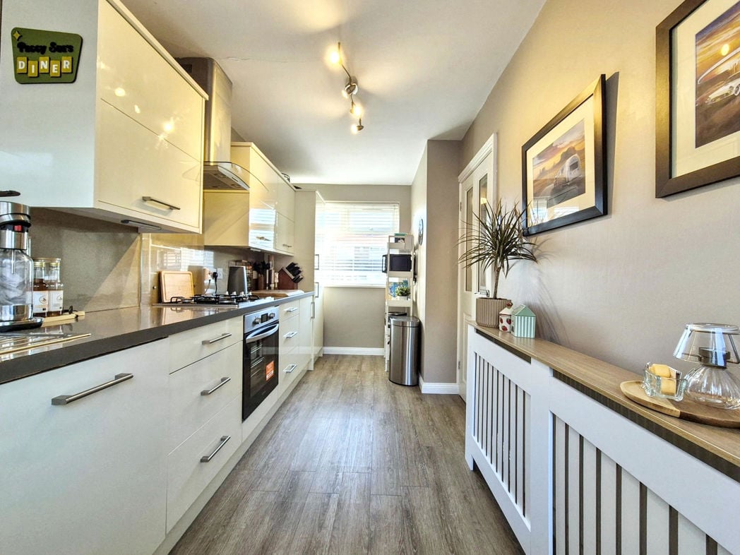 Property image 9 of 21