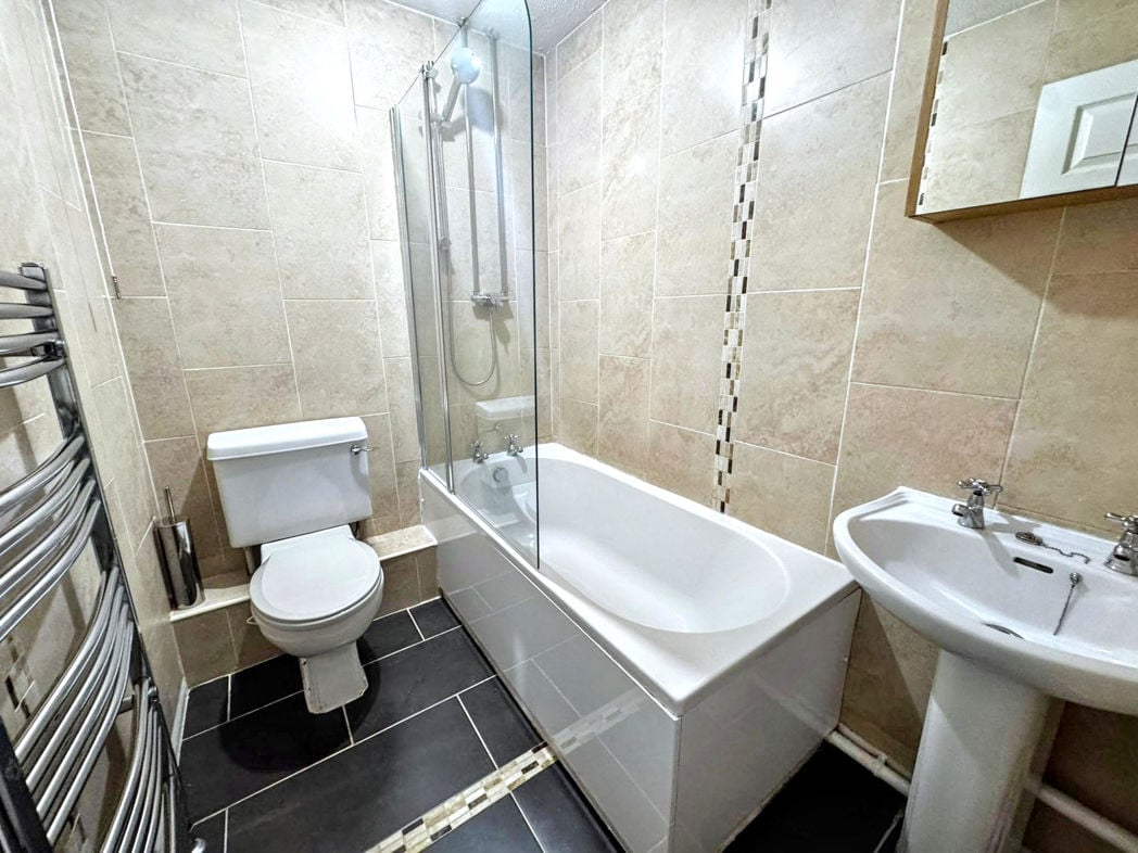 Property image 7 of 9